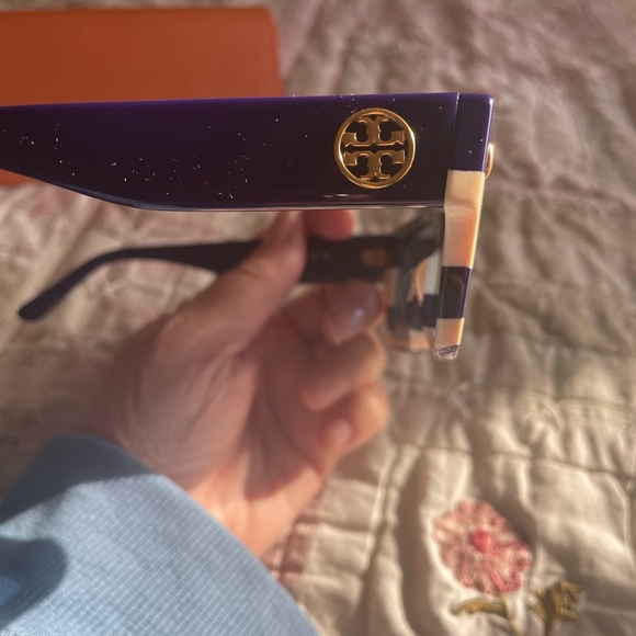 TORY BURCH - SUN GLASSES ! Worn twice ❤️Stylish Blue and Cream Sunglasses - Picture 10 of 14